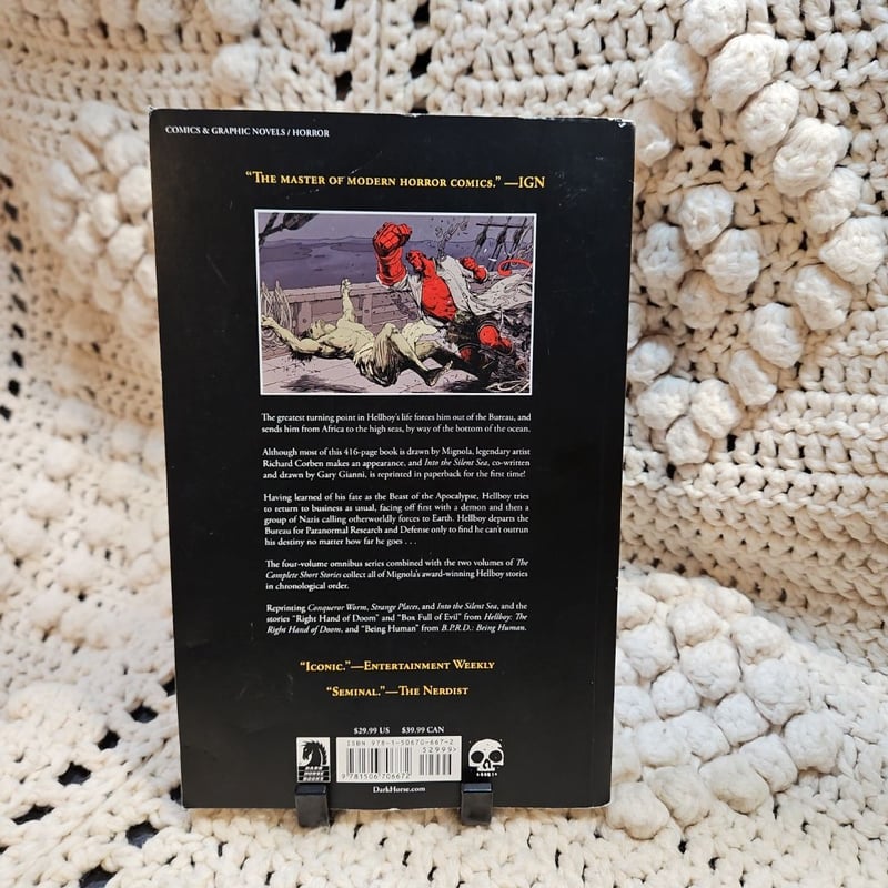 Hellboy Omnibus Volume 2: Strange Places