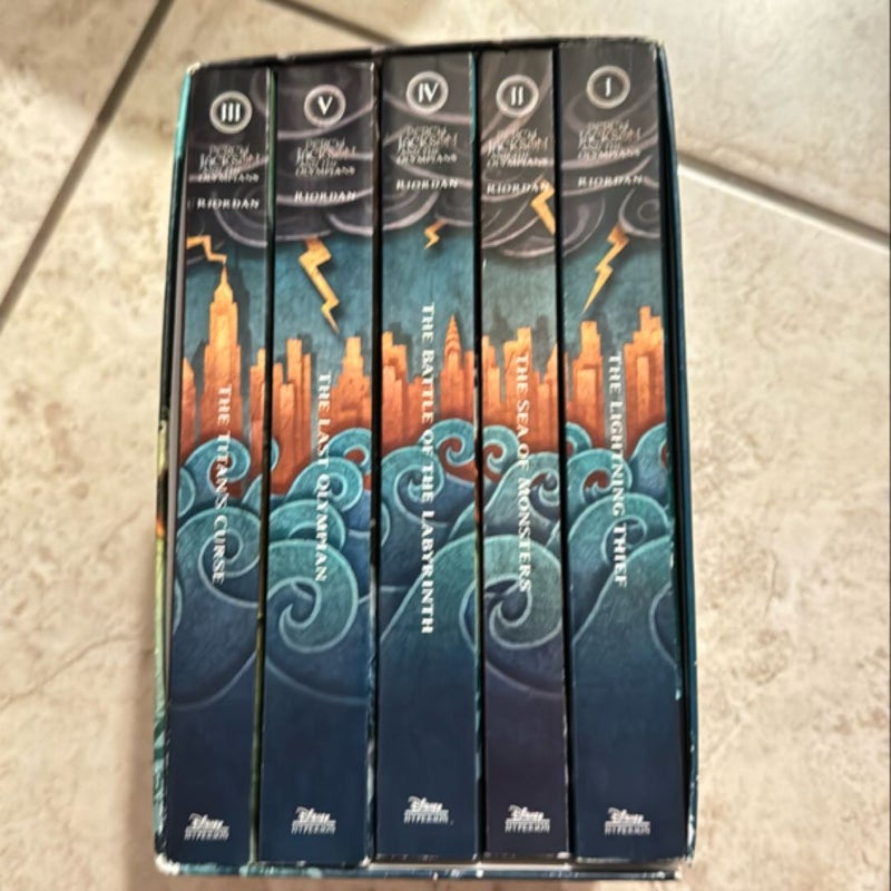 Percy Jackson and the Olympians 5 Book Paperback Boxed Set (new Covers W/poster)