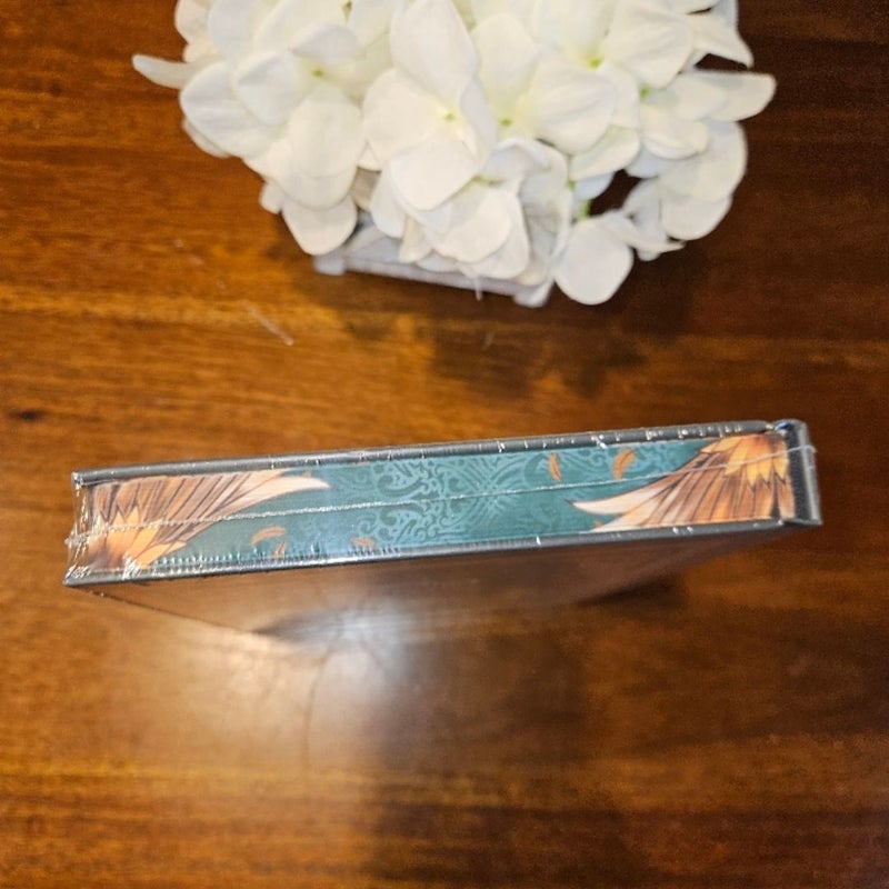 Fabled Exclusive *SIGNED * Of Blade and Wings