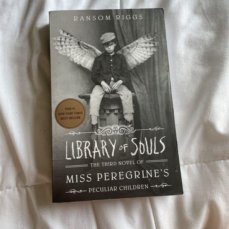 Miss Peregrine's Home for Peculiar Children (Movie Tie-In Edition)