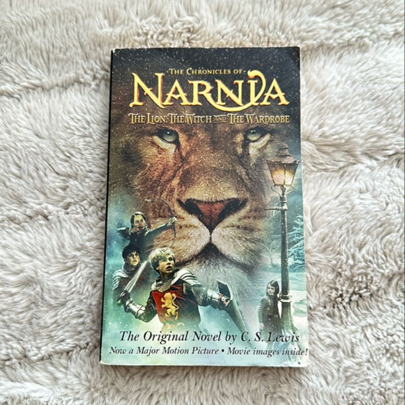 The Lion, the Witch and the Wardrobe Movie Tie-In Edition