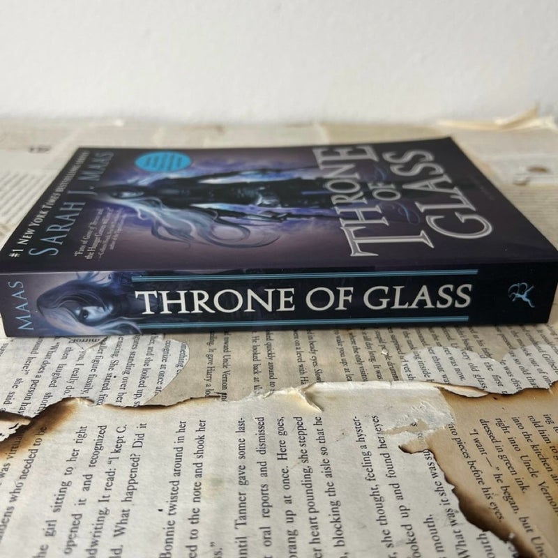 OOP Throne  of glass paperback original cover