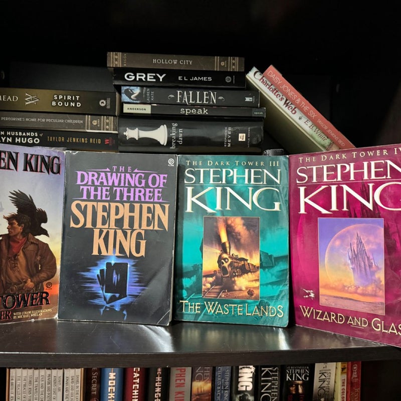 The Dark Tower Series #1-7 +The Wind Through The Keyhole