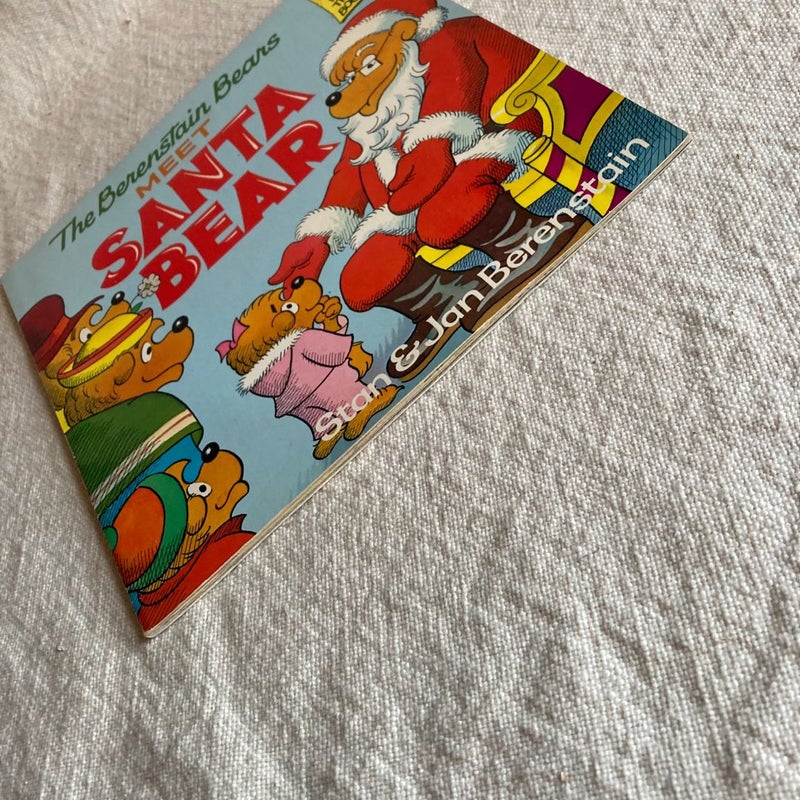The Berenstain Bears Meet Santa Bear