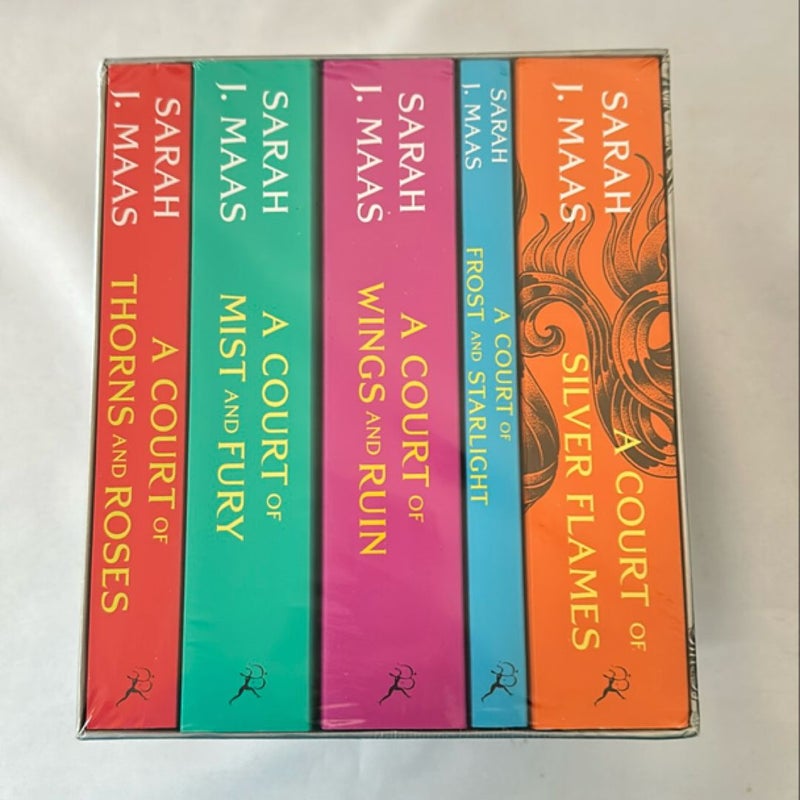 A Court of Thorns and Roses Paperback Box Set (5 Books)