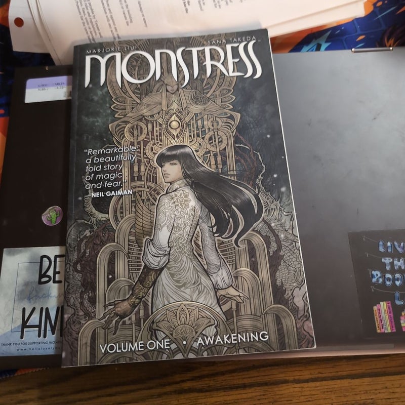 Monstress volume 1