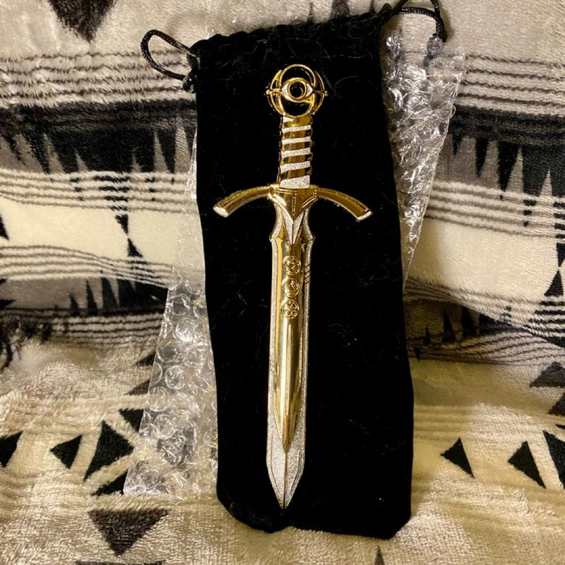 Illumicrate sword replica from Throne of Glass 