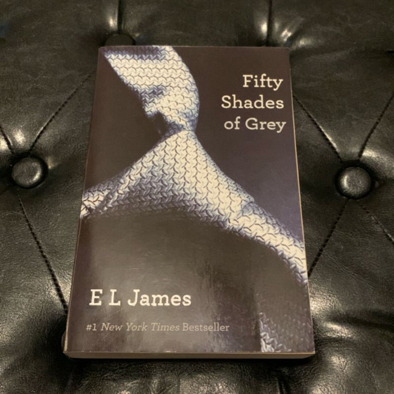 Fifty Shades of Grey (First Vintage Books Edition, April 2012) 