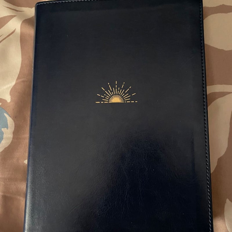 NLT DaySpring Hope and Encouragement Bible (LeatherLike, Navy Blue)