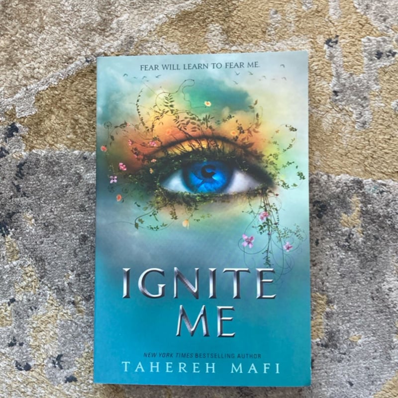 Ignite Me by Tahereh Mafi, Paperback | Pangobooks