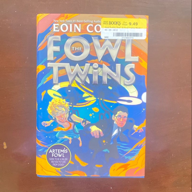 The Fowl Twins (a Fowl Twins Novel, Book 1)