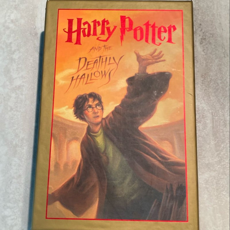 Harry Potter and the Deathly Hallows (Deluxe Slipcase Edition)