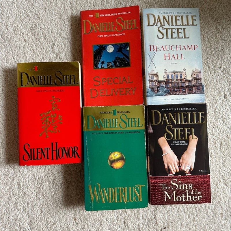 9 books of Danielle Steel 