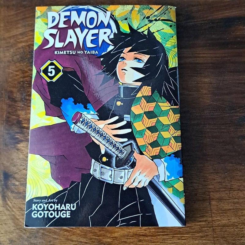 Demon Slayer: Kimetsu No Yaiba, Vol. 5: Volume 5