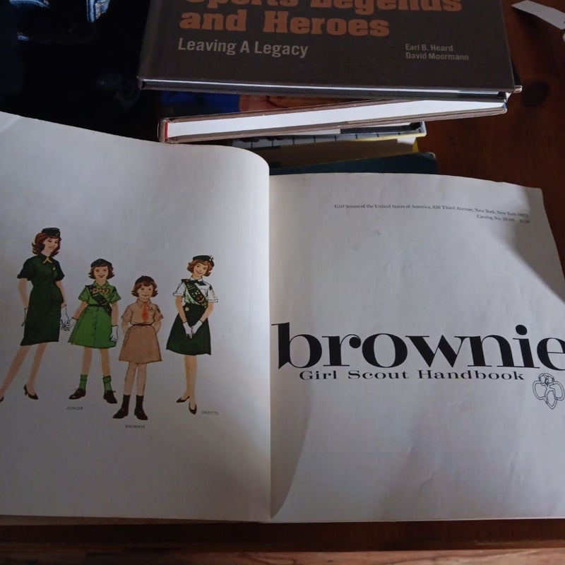 Brownie Girl Scouts Handbook 