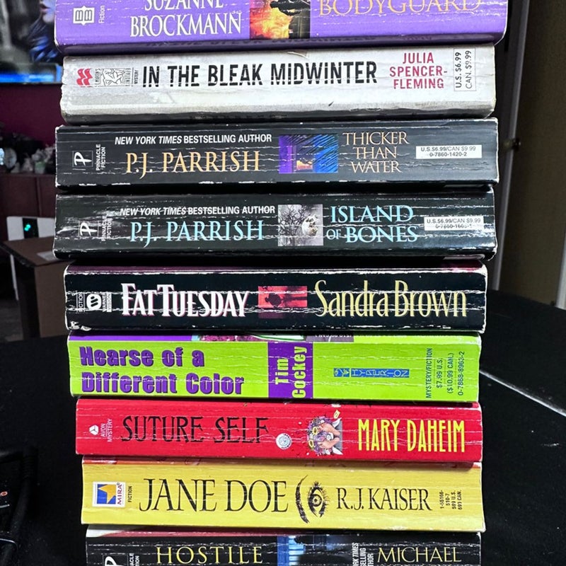 Lot of 10 mystery books