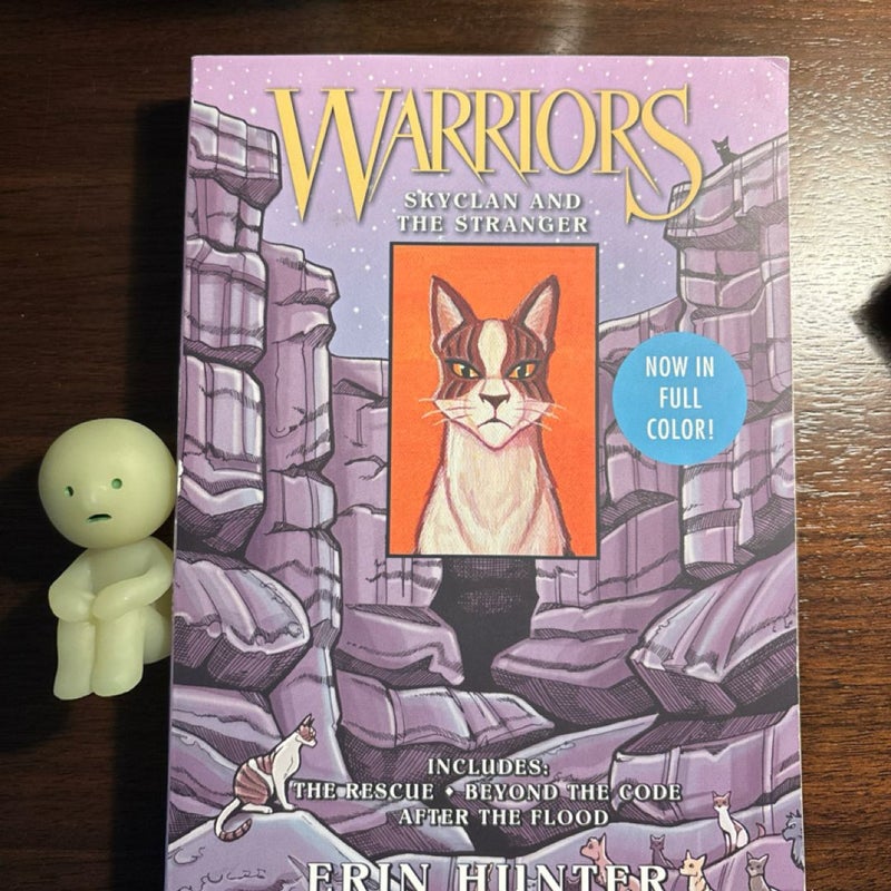 Warriors Manga: SkyClan and the Stranger: 3 Full-Color Warriors Manga Books In 1