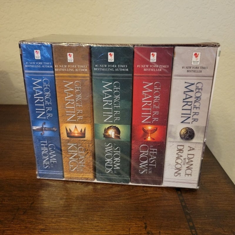 George R. R. Martin's a Game of Thrones 5-Book Boxed Set (Song of Ice and Fire Series)