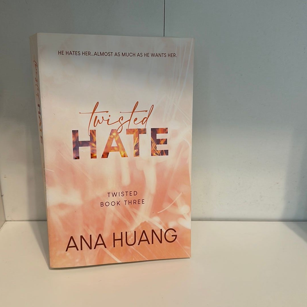  Twisted Hate (Twisted, 3): 9781728274881: Huang, Ana: Books