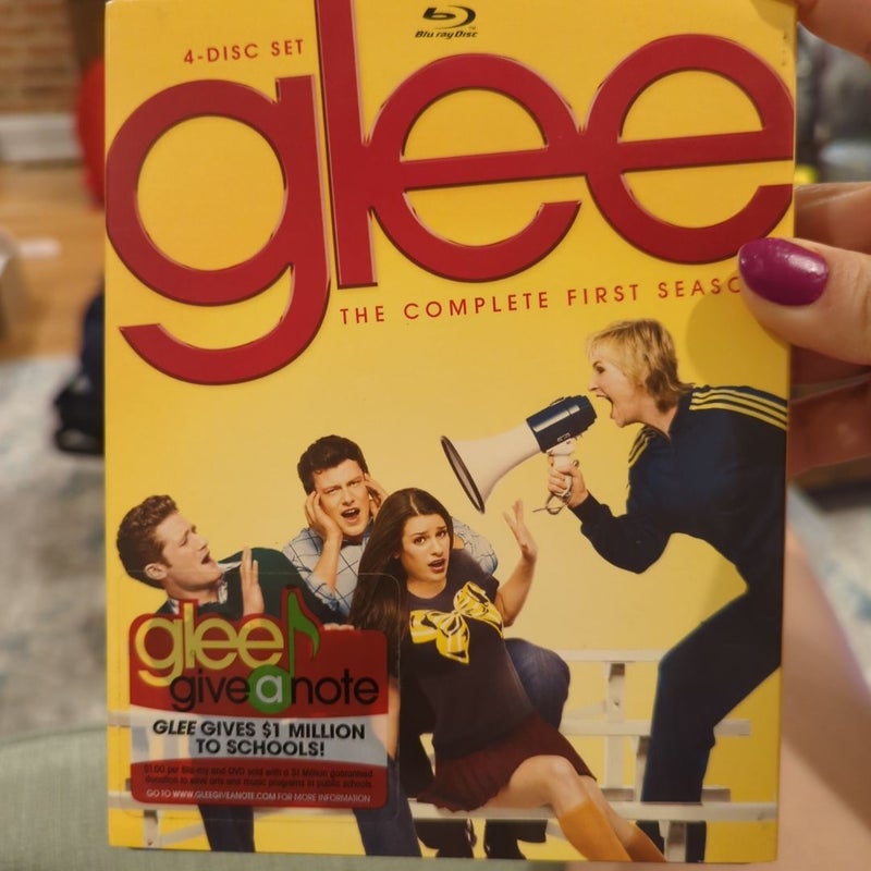 Glee: The Complete First Season Exclusive