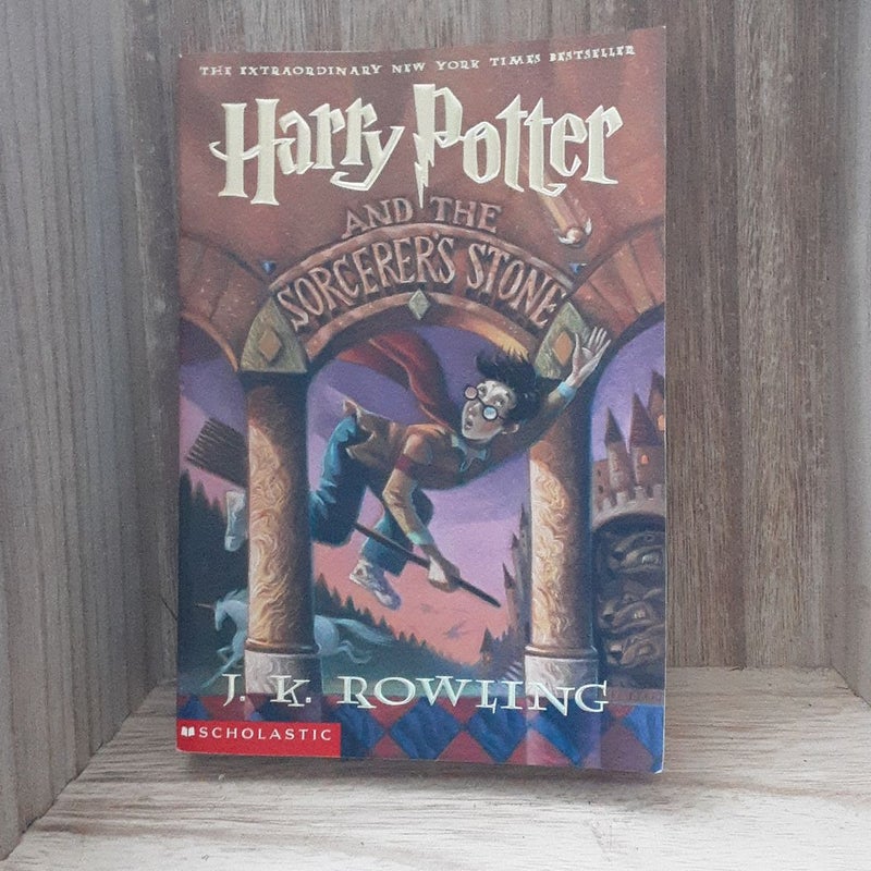 Harry Potter And The Sorcerer's Stone By J. K. Rowling (paperback