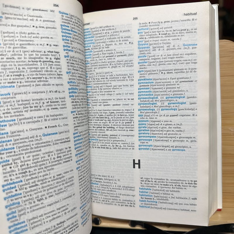 Harrap's Concise Spanish Dictionary 