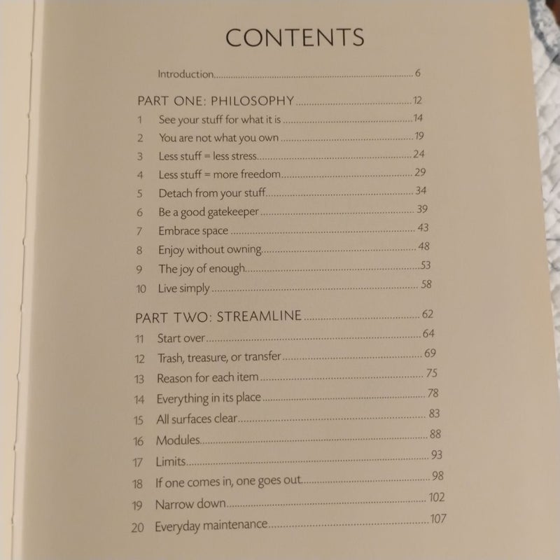 The Joy of Less: a Minimalist Guide to Declutter, Organize, and Simplify - Updated and Revised (Minimalism Books, Home Organization Books, Decluttering Books House Cleaning Books)