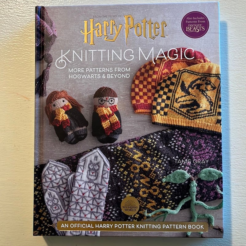 Harry Potter: Knitting Magic: More Patterns from Hogwarts and Beyond
