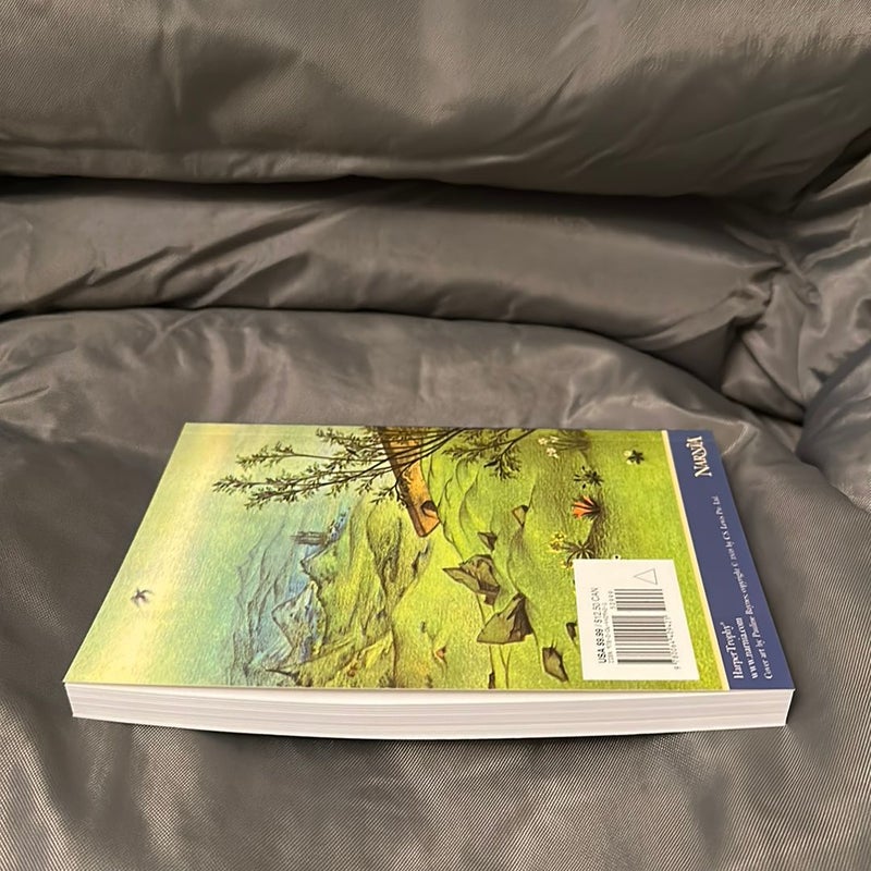 The Lion, the Witch and the Wardrobe: Full Color Edition