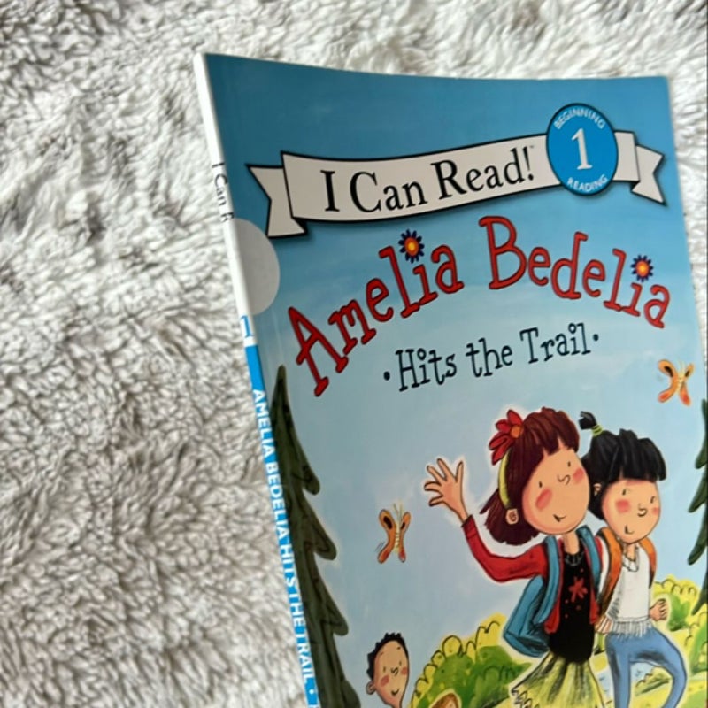 Amelia Bedelia Hits the Trail