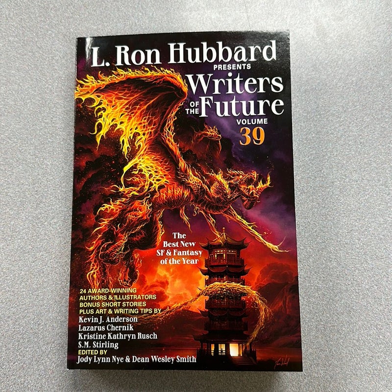 L. Ron Hubbard Presents Writers of the Future Volume 39