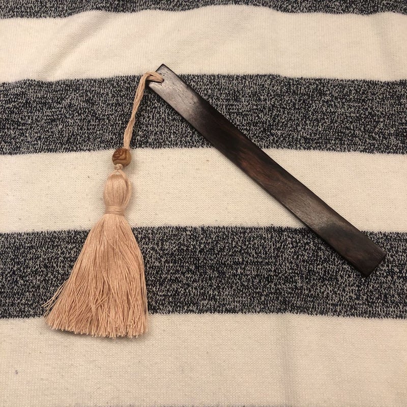 Wooden bookmark with tassel 