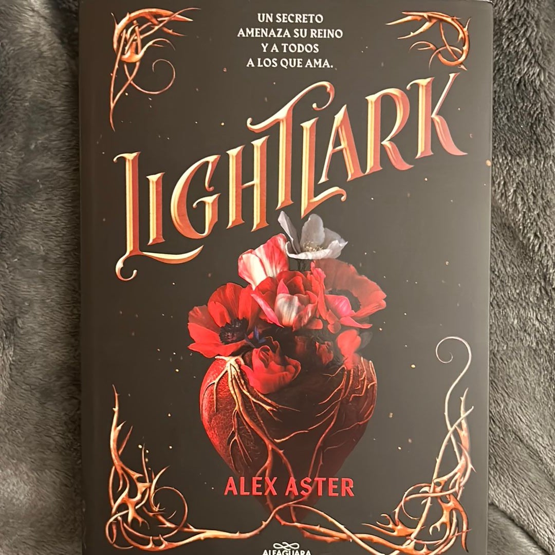 Lightlark (Spanish Edition)