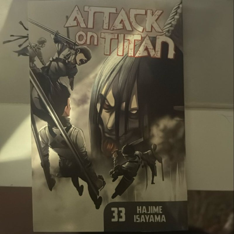 Attack on Titan 33