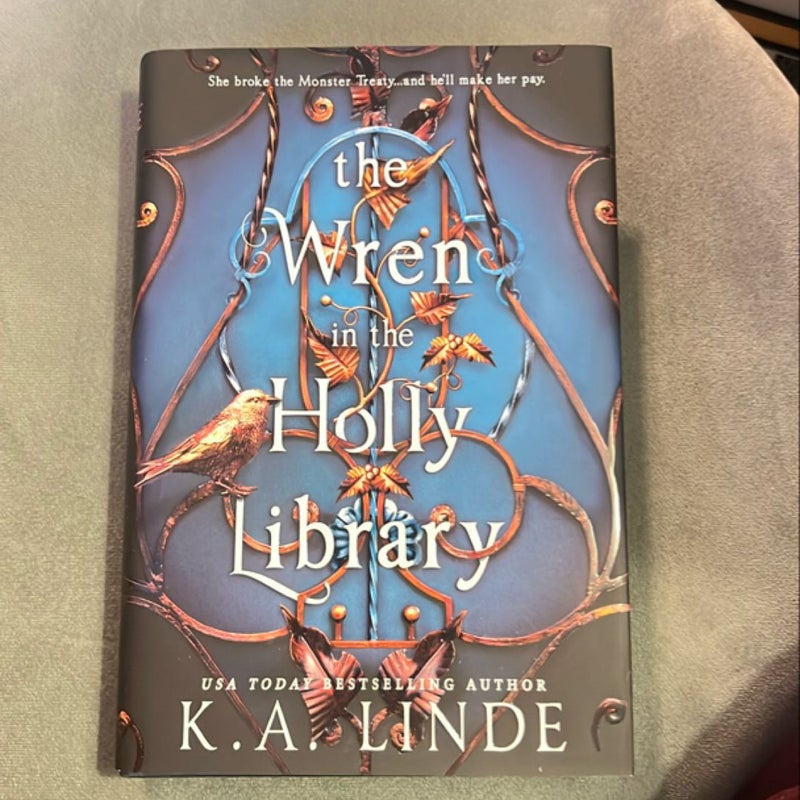 The Wren in the Holly Library (Deluxe Limited Edition)