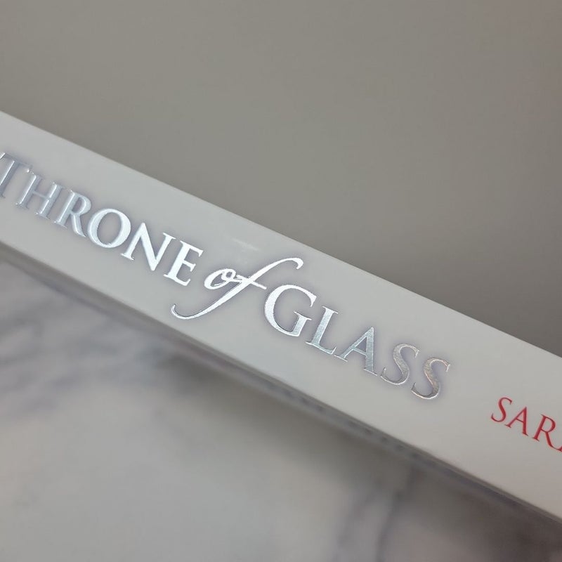 Throne of Glass | UK Paperback OOP