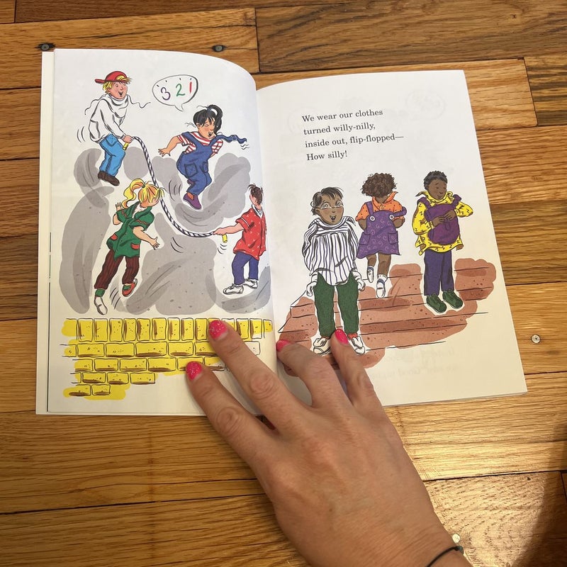 Backwards Day by Joan Holub, Paperback Pangobooks