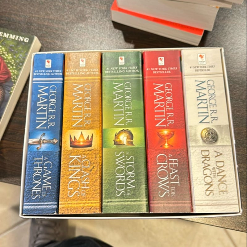 George R. R. Martin's a Game of Thrones 5-Book Boxed Set (Song of Ice and Fire Series)