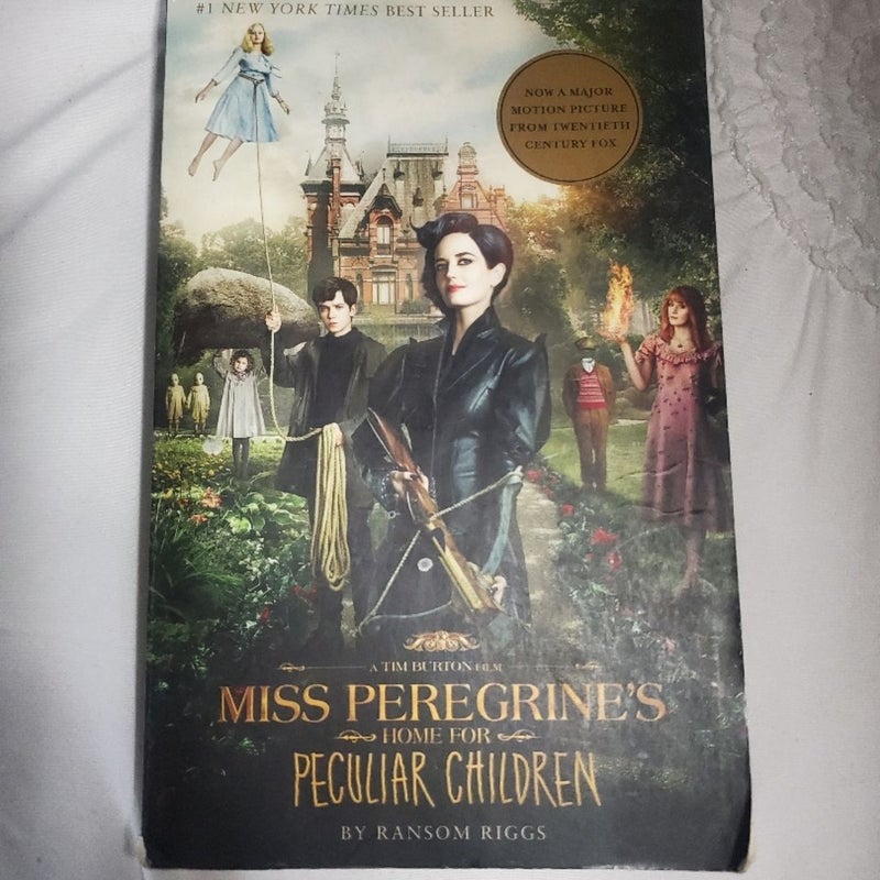 Miss Peregrine's Home for Peculiar Children (Movie Tie-In Edition)