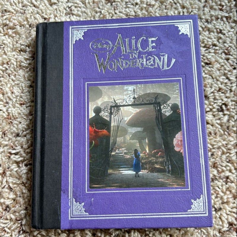 Alice in Wonderland (Based on the Motion Picture Directed by Tim Burton (Reissue))