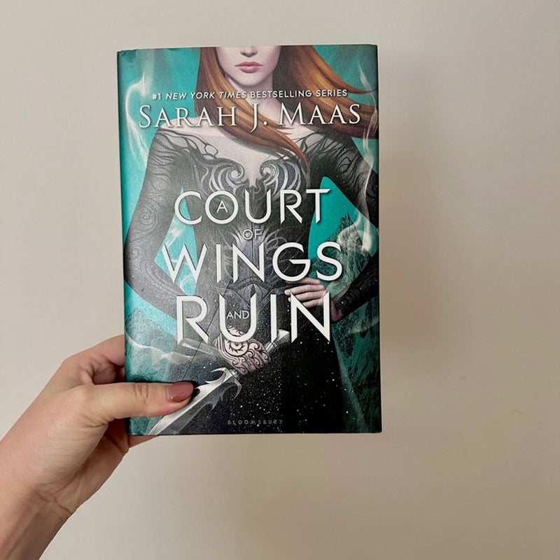 A Court of Wings and Ruin - ORIGINAL HARDCOVER