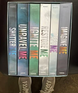SHATTER ME BOX SET OF 6 BOOKS – Odyssey Online Store