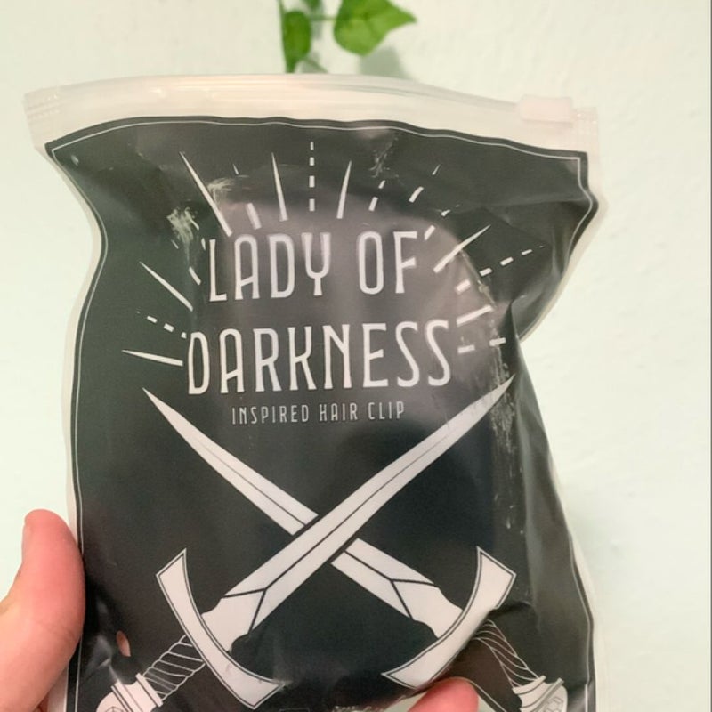 Lady of Darkness Hair Claw