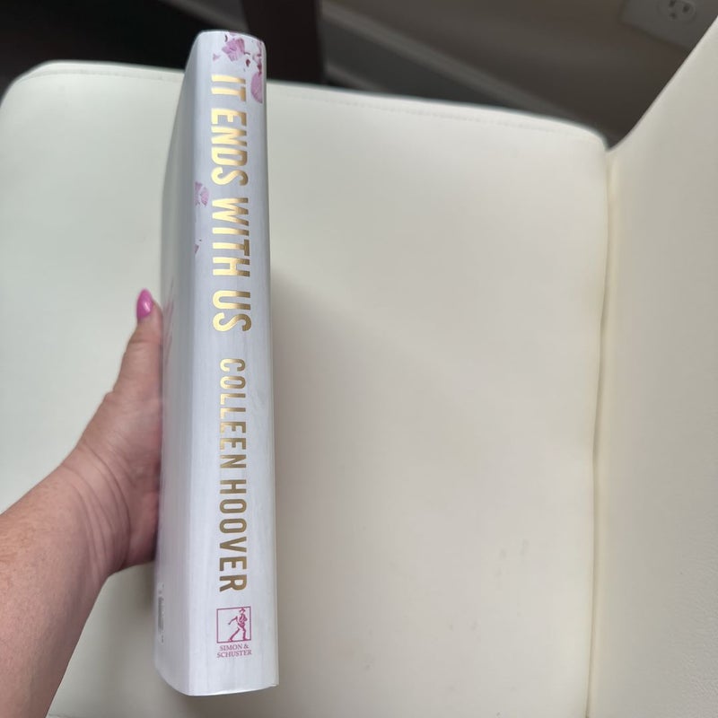 It Ends with Us - Waterstones UK special edition with sprayed edges