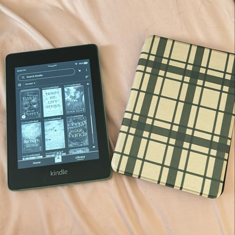 Kindle Paperwhite 10th generation with 2 cases