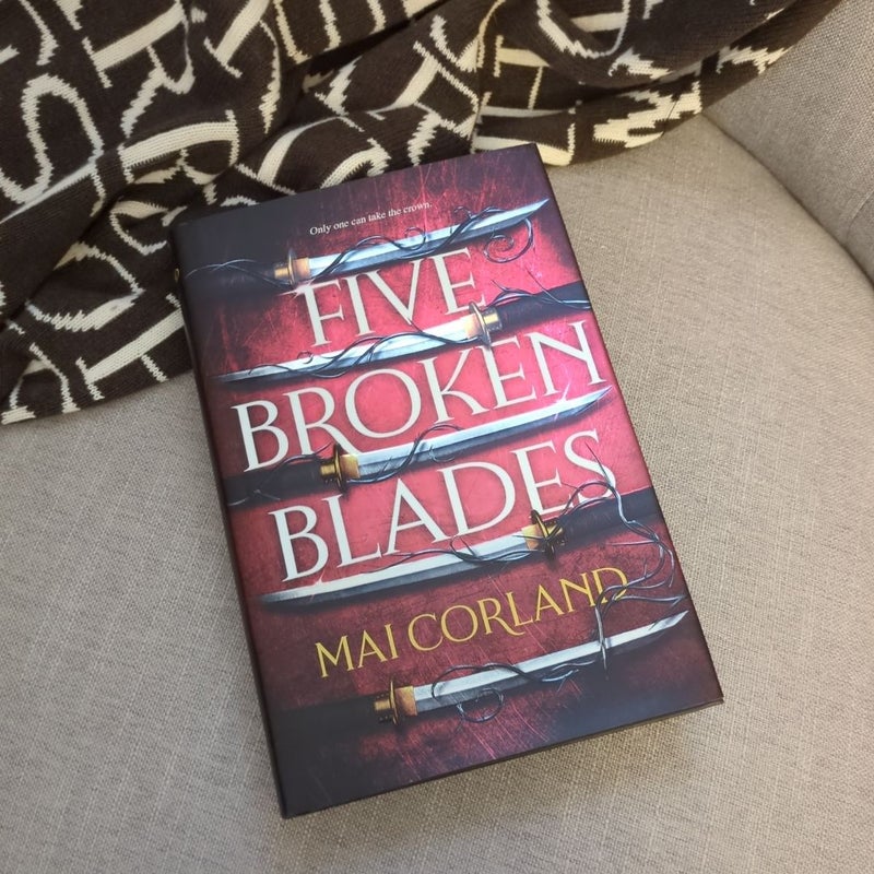 Five Broken Blades (Deluxe Limited Edition)