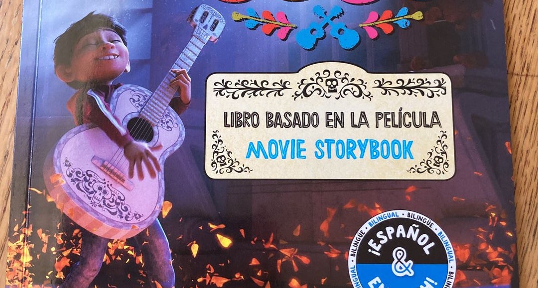 Disney Bilingual: Disney/Pixar Coco: Movie Storybook / Libro basado en la  película (English-Spanish) (Paperback) 