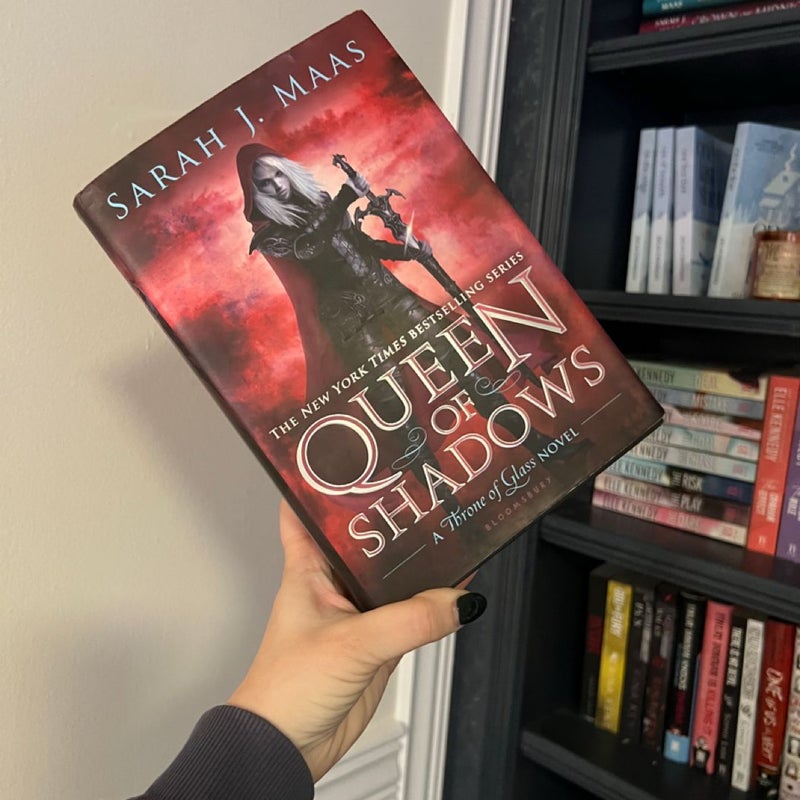 Queen of Shadows - OOP Hardcover