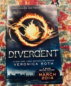 Divergent By Veronica Roth - Trade PB GOOD