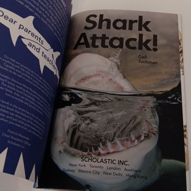Scholastic Discover More Reader Level 2: Shark Attack!